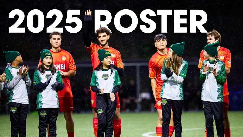 Cầu thủ của đội Snohomish United bứt tốc trên sân Cầu thủ của đội Snohomish United bứt tốc trên sân